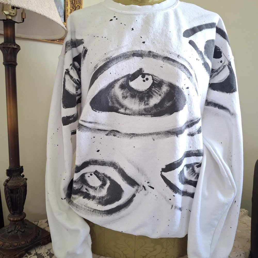 Hand Painted Eyes Gildan Crewneck Sweatshirt Womens Large Black White Streetwear